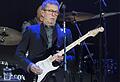 Eric Clapton wurde positiv auf das Coronavirus getestet. Deswegen kann er am Mittwoch nicht im Hallenstadion in Zürich auftreten. Einen Ersatztermin soll es noch in diesem Jahr geben. (Archivbild)