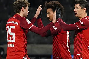 Die Bayern jubeln in Berlin vier Mal: Hier nach dem 3:0 durch Leroy Sané