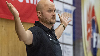 Kann mit seinem Team weiterhin nicht spielen: Kadetten-Trainer Aoalsteinn Eyjolfsson ist weiterhin zu Untätigkeit verdonnert