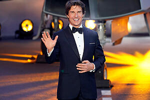 Tom Cruise kommt zur Premiere des Films «Top Gun: Maverick». Der US-amerikanische Schauspieler hat nach eigener Einschätzung viele Gemeinsamkeiten mit dem bristischen Prinzen William. Das sagte Cruise am Donnerstagabend der Nachrichtenagentur PA in London. Foto: Alberto Pezzali/AP/dpa