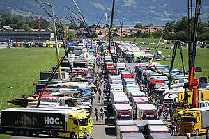 Trucks wohin das Auge reicht am Country-Festival in Interlaken.