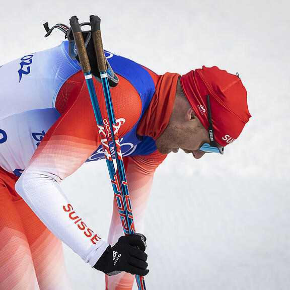 Ein geknickter Dario Cologna nach dem Rennen über 15 km: Sinnbild für die Schweizer Nordischen und Biathleten bei Olympia 2022