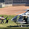 dpatopbilder - In diesem Videostandbild wird der Autor Salman Rushdie auf einer Trage zu einem Hubschrauber gebracht, der ihn in ein Krankenhaus transportiert. Foto: Uncredited/Anonymous/AP/dpa